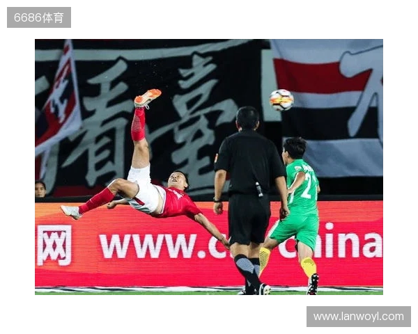 完美融入！廷伯：埃泽上演帽子戏法不是巧合，他很努力性格也很好